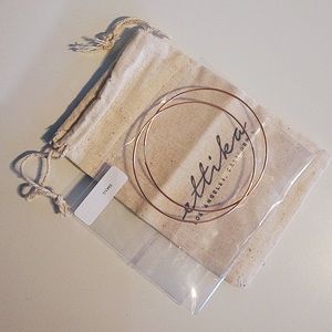 Ettika Medium “Sass Hoops” Rose Gold